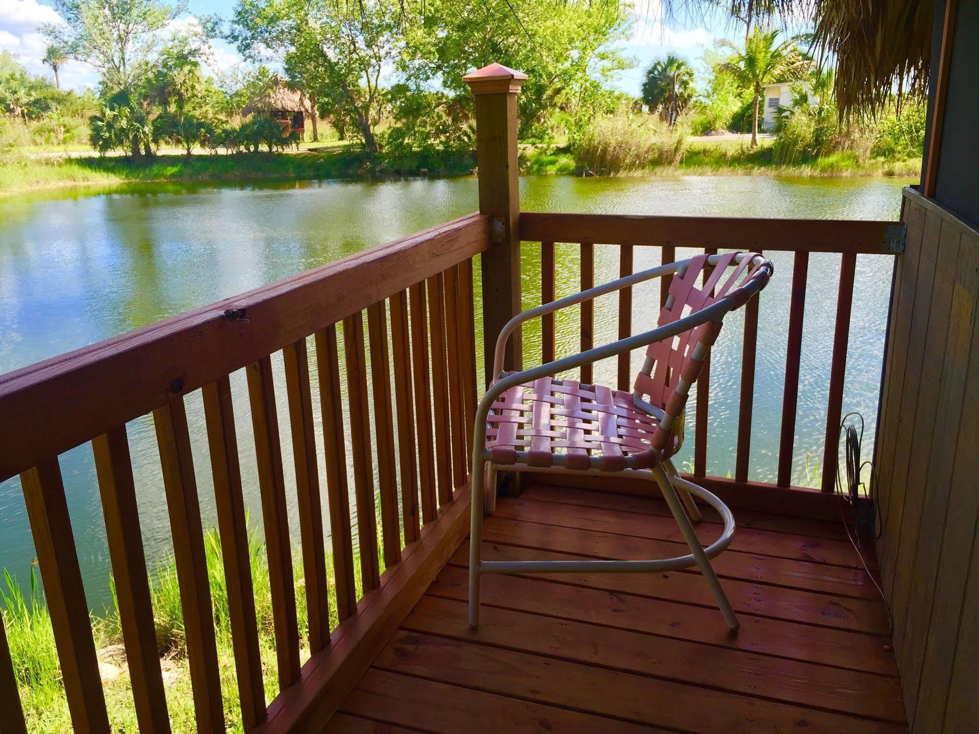 Everglades Chickee Cottage & Bungalow - Ochopee Eksteriør billede